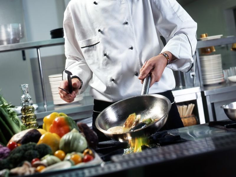 Làm bếp (Commercial Cookery)